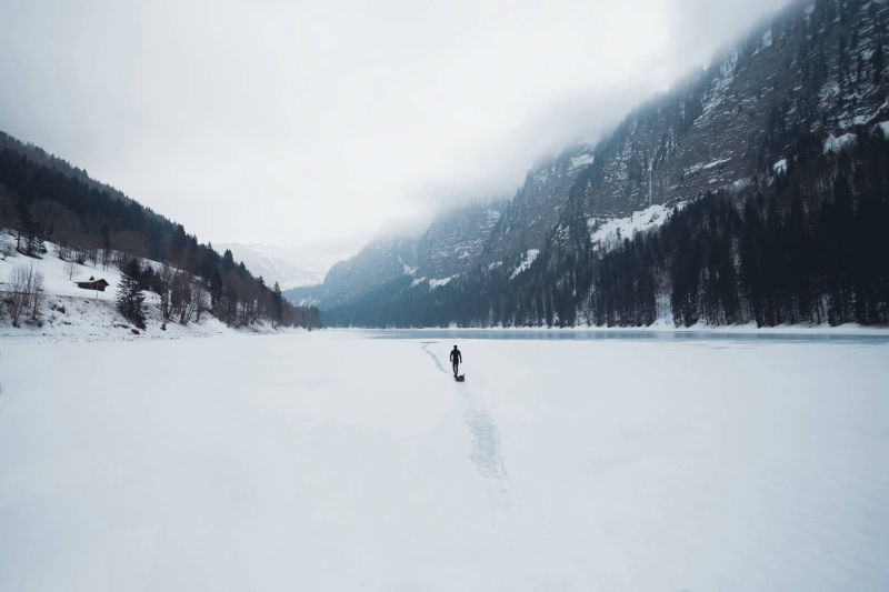 FRANCE / HAUT DE SAVOIE / PLONGÉ SOUS GLACE