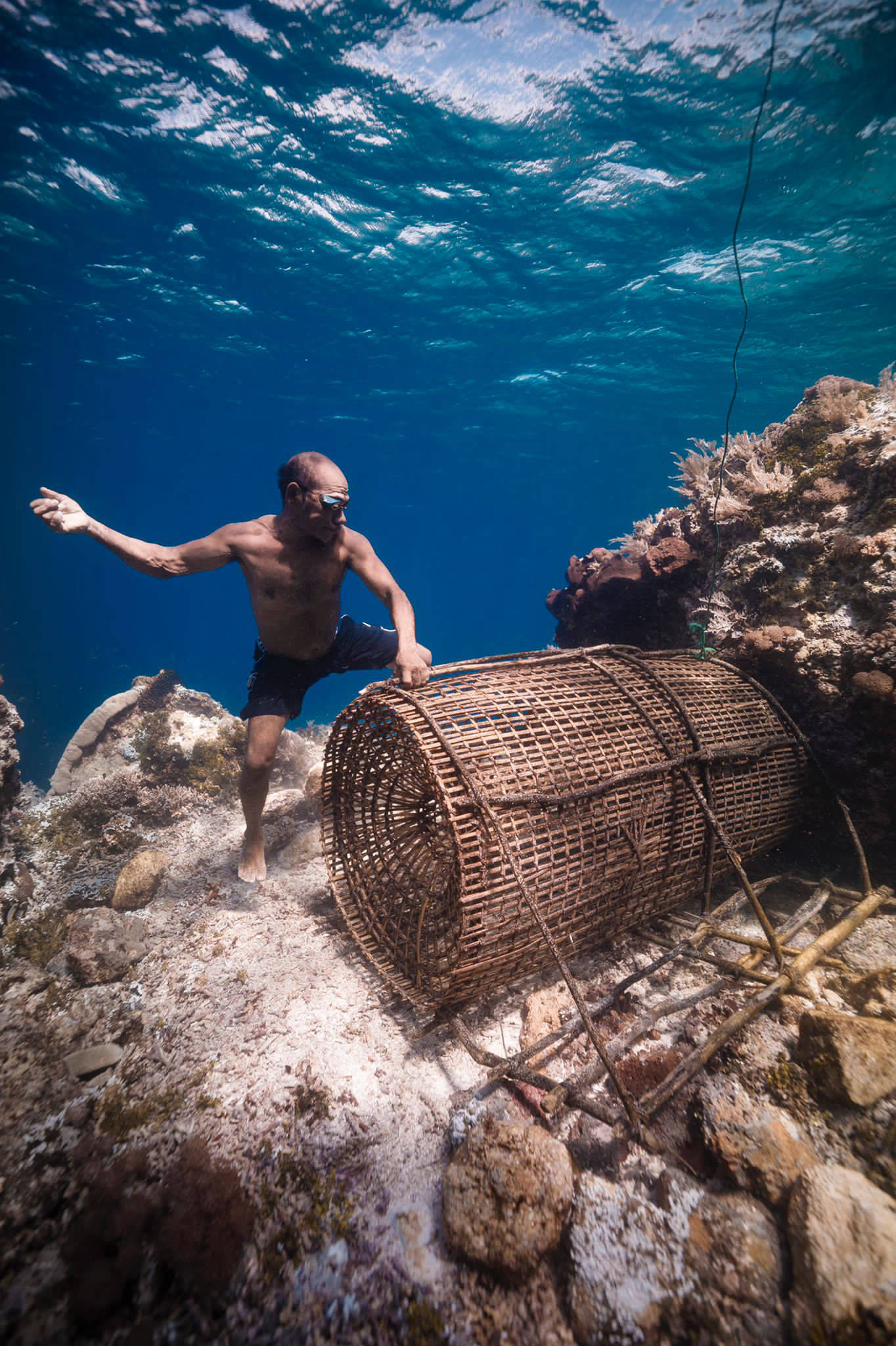 INDONÉSIE / SUMATRA / PÊCHEUR